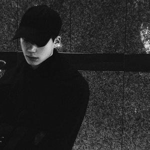 熟女浓密阴毛受不了说喜欢大鸡巴小伙
